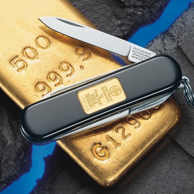 Victorinox Classic mit Goldbarren